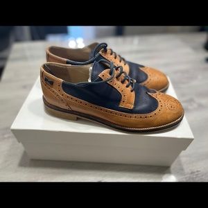 Men leather shoes